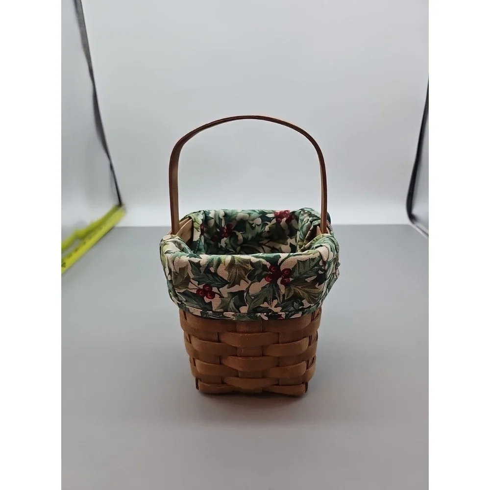 Longaberger Basket W/Fabric Liner  Christmas Theme Holly USA